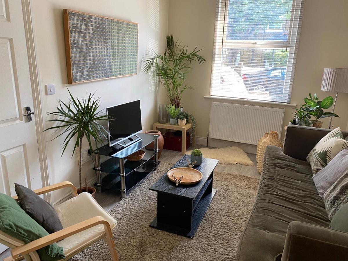 35 Mins To Central London. 3 Bedrooms. 2 Bathrooms With Garden Londres Exterior foto